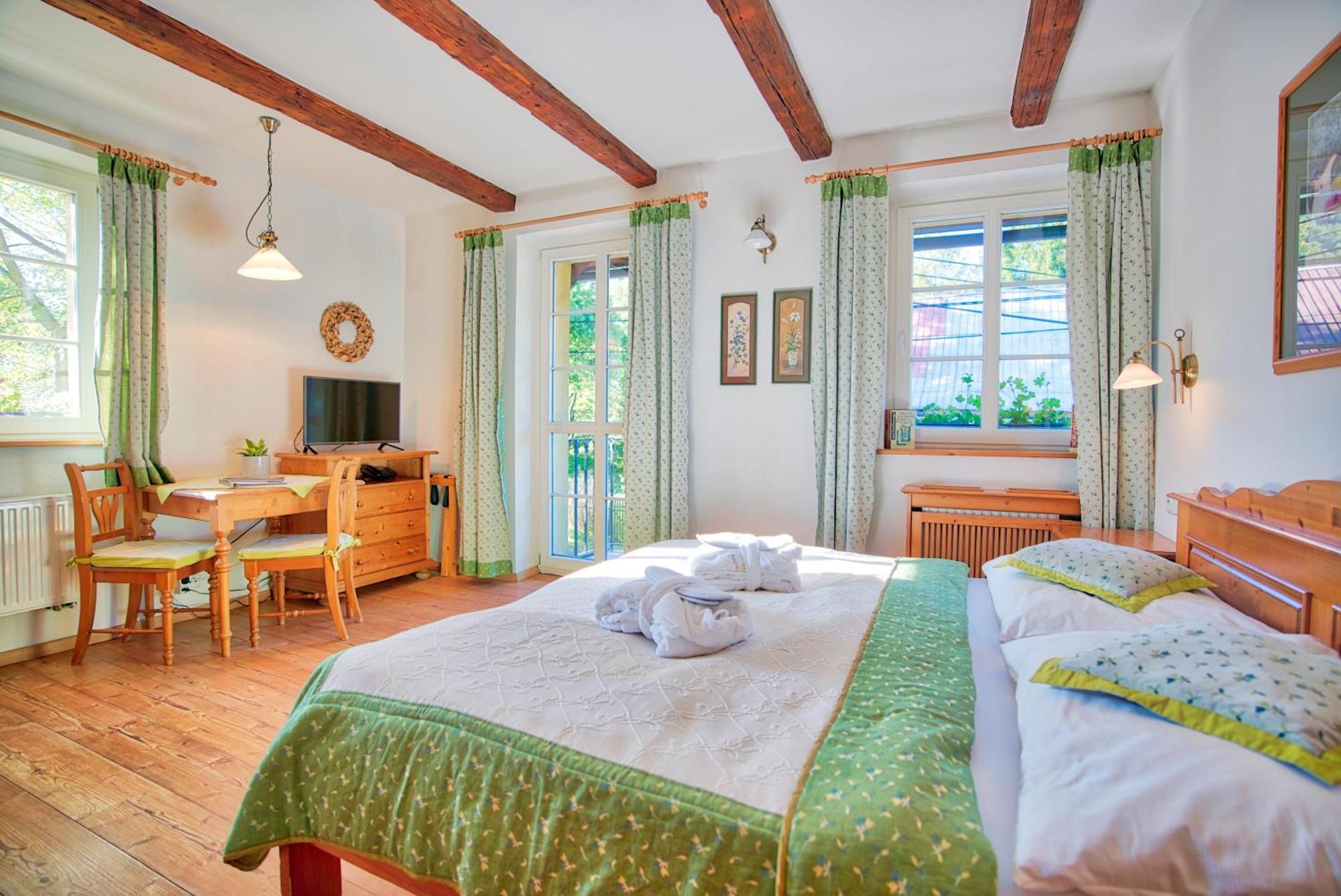 Apartman-Hotel Jitravsky Dvorec Rynoltice Kültér fotó